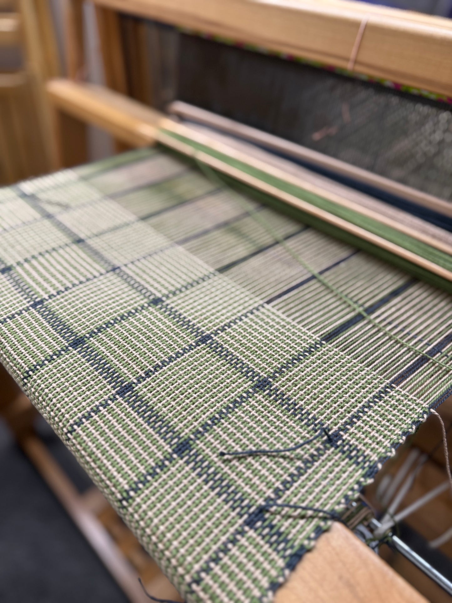8-Week Floor Loom Weaving Basics & Beyond - Let's weave something to wear! | Sep 30 - Nov 18, 2026