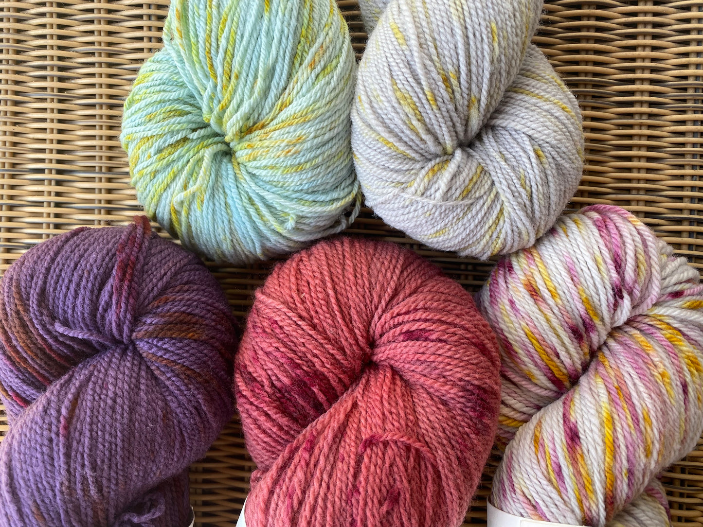 Speckled Yarn Using Natural Dyes | August 24, 2024
